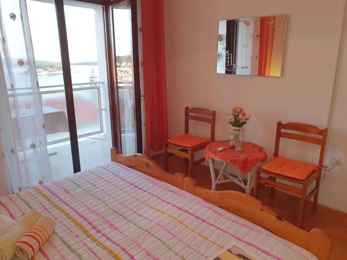 Apartments Luci Хвар Екстериор снимка