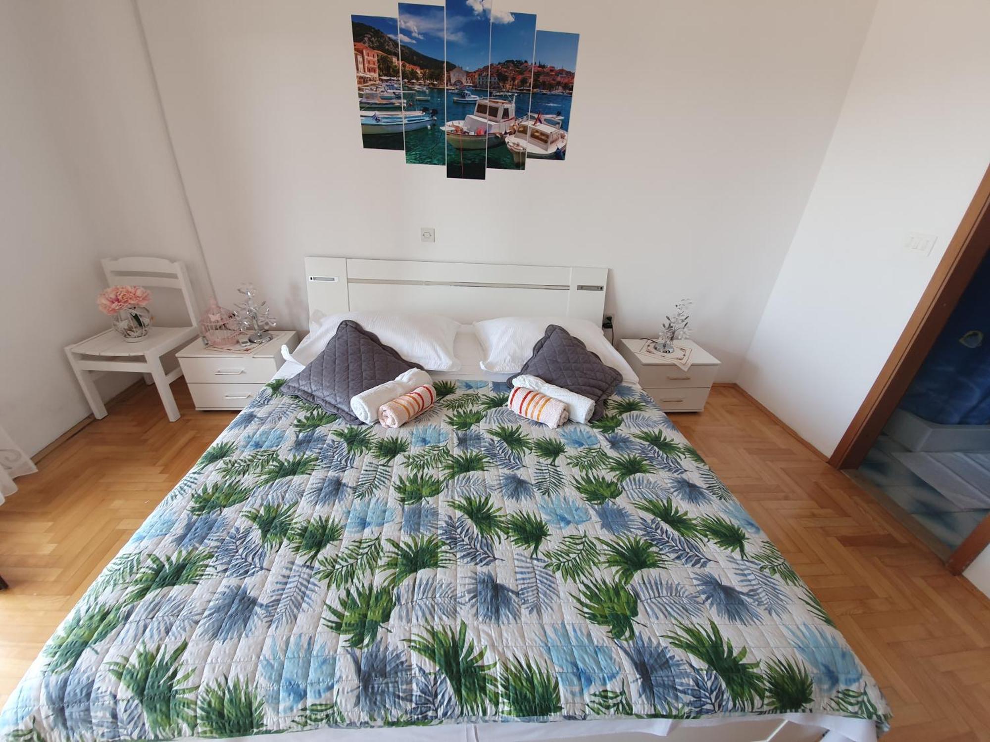 Apartments Luci Хвар Стая снимка