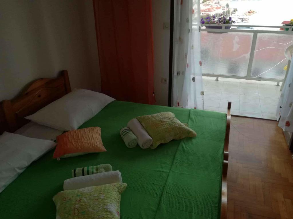 Apartments Luci Хвар Екстериор снимка