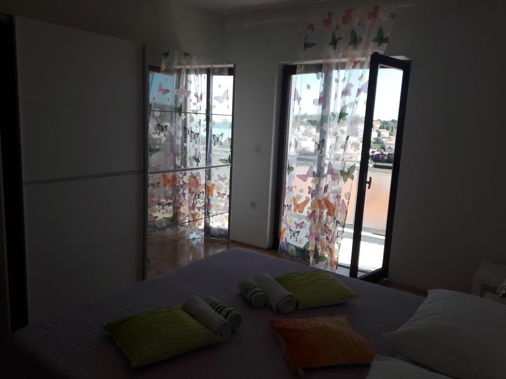 Apartments Luci Хвар Екстериор снимка