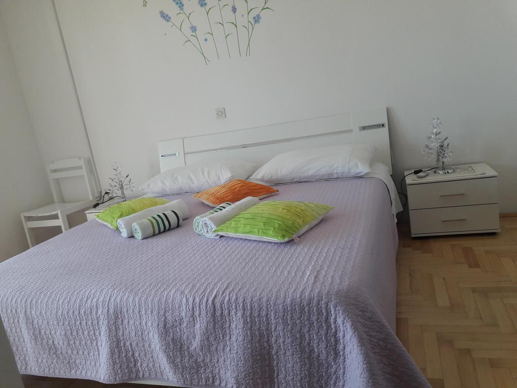 Apartments Luci Хвар Екстериор снимка
